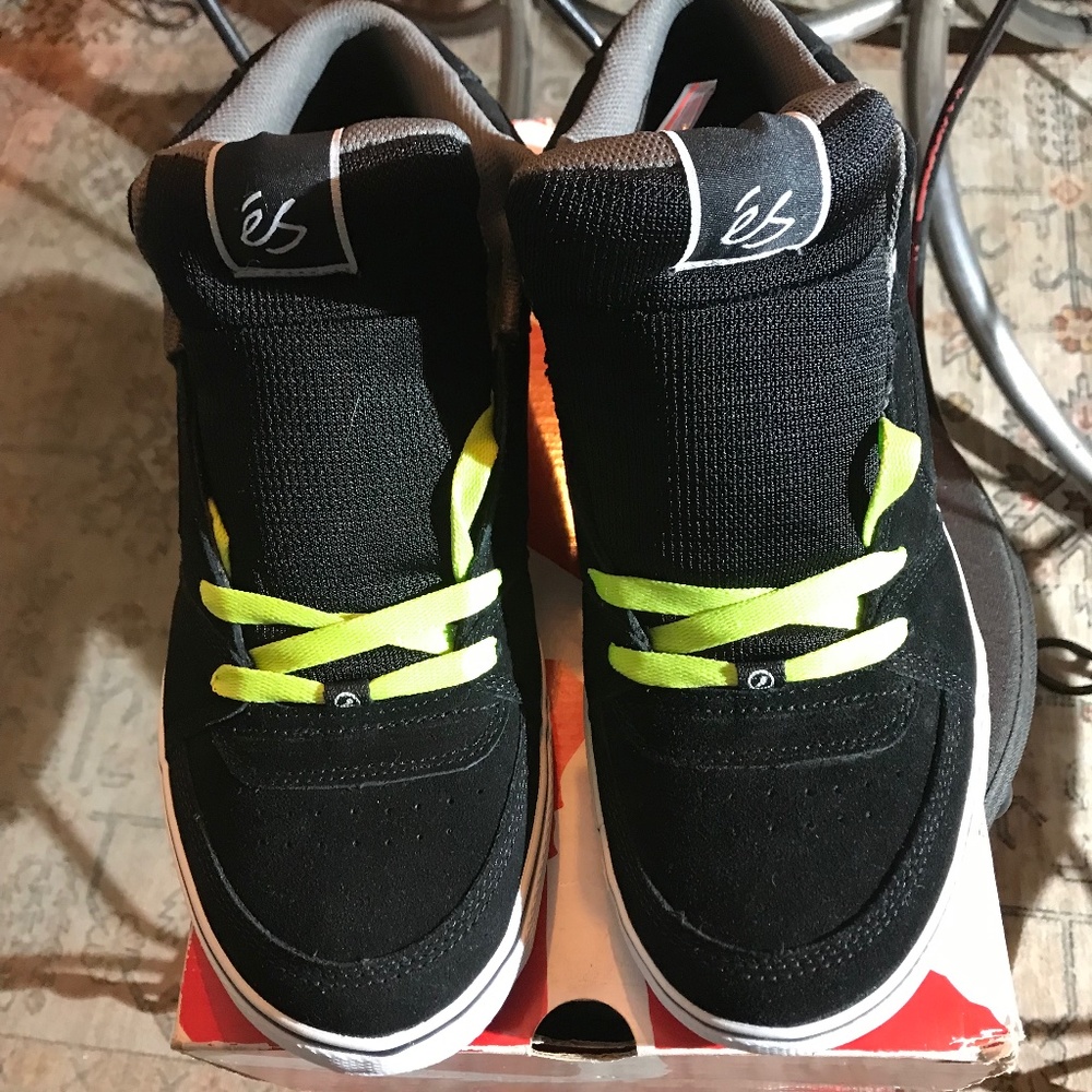 ES Square One Mids Men’s Size 12